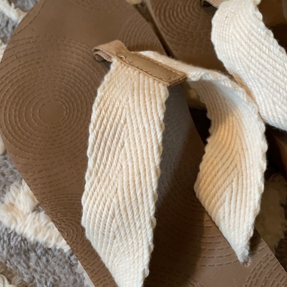 OP Cream flip flops - Picture 4 of 4